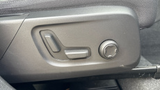 Volvo XC40 2.0 B3P Plus Dark 5dr Auto Petrol Estate